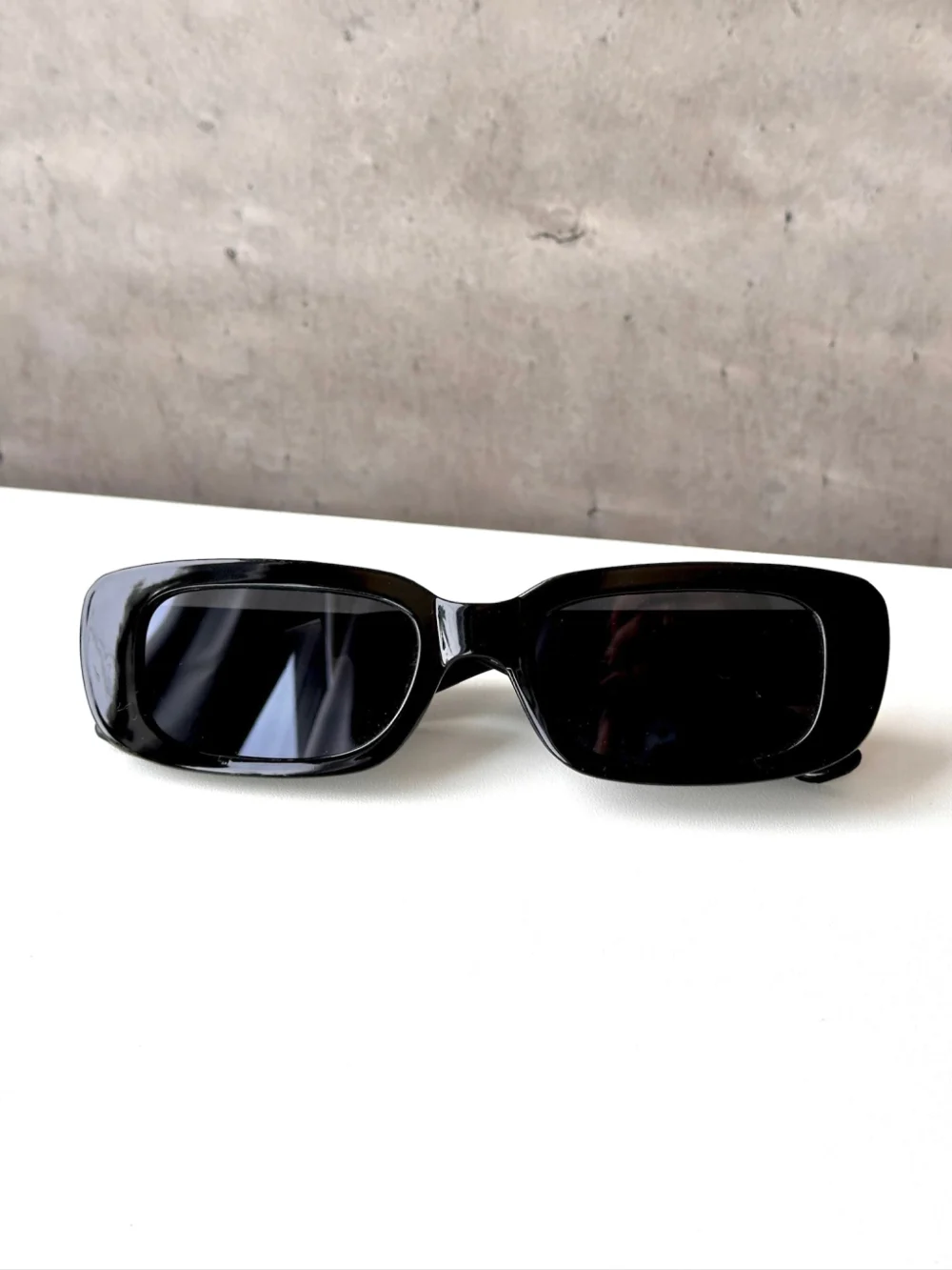 Rectangular Preto